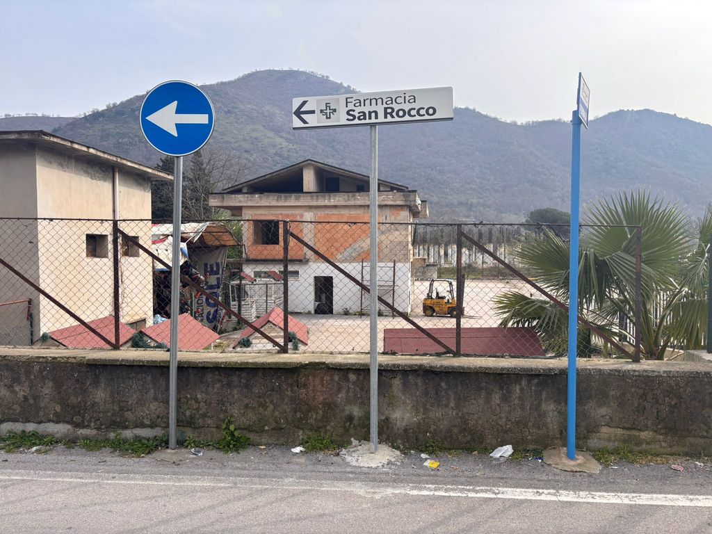 Impianto FRECCE / PREINSEGNE a Siano, in zona Despar