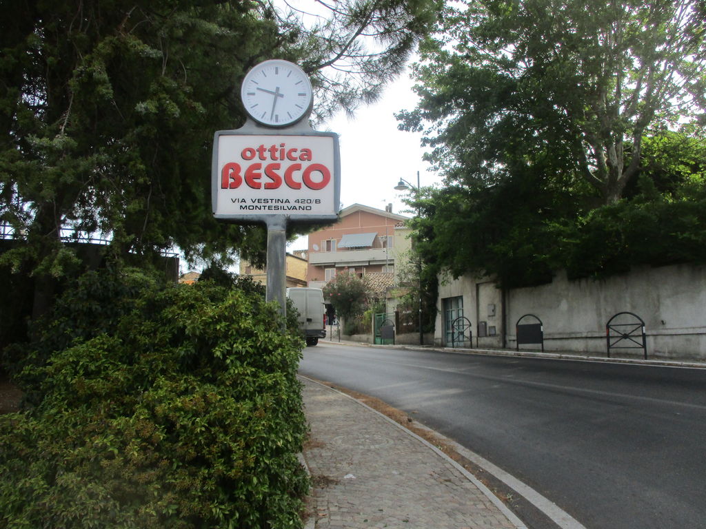 Impianto OROLOGIO a Cappelle sul Tavo, in zona Alimentari Di Giampaolo