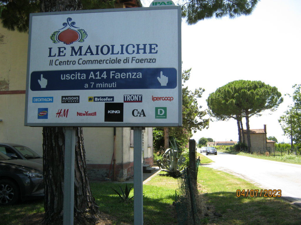 Impianto CARTELLONISTICA a Solarolo, in zona Chiesa di Santa Maria in Felisio