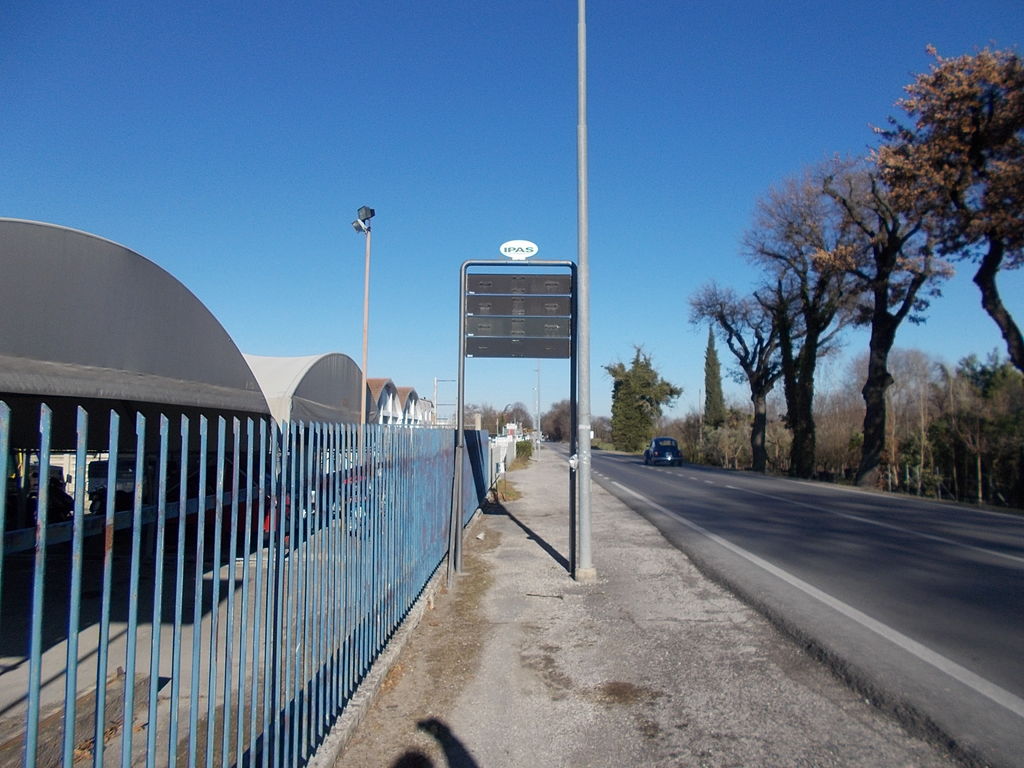 Impianto FRECCE / PREINSEGNE a Ostra Vetere, in zona Chiesa della Madonna della Fiducia