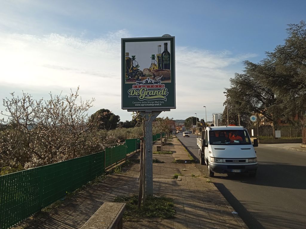 Impianto CARTELLONISTICA a Cassano delle Murge, in zona Cice - Pizzeria Contemporanea