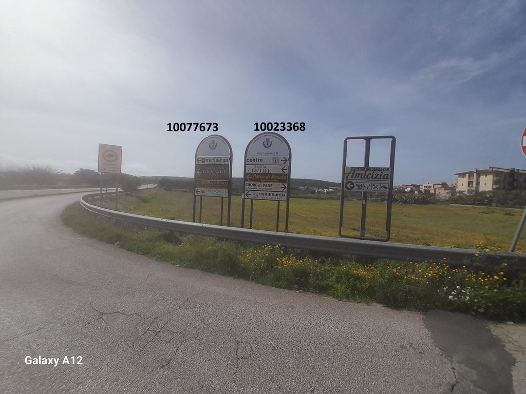 Impianto FRECCE / PREINSEGNE a Cassano delle Murge, in zona Monumento a ...
