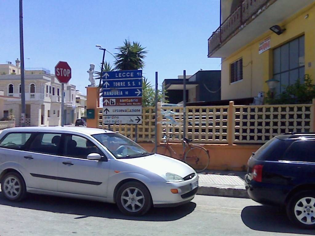 Impianto FRECCE / PREINSEGNE a Oria, in zona Pizzeria ristorante Saverio