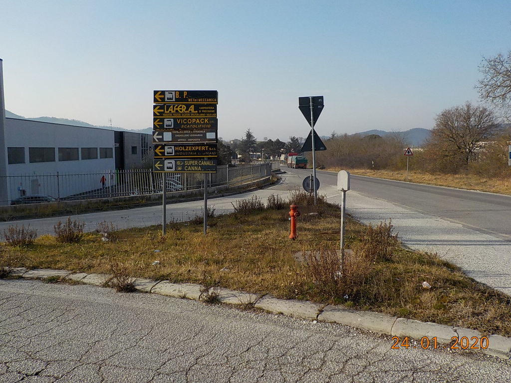 Impianto FRECCE / PREINSEGNE a Fossato di Vico, in zona Conad
