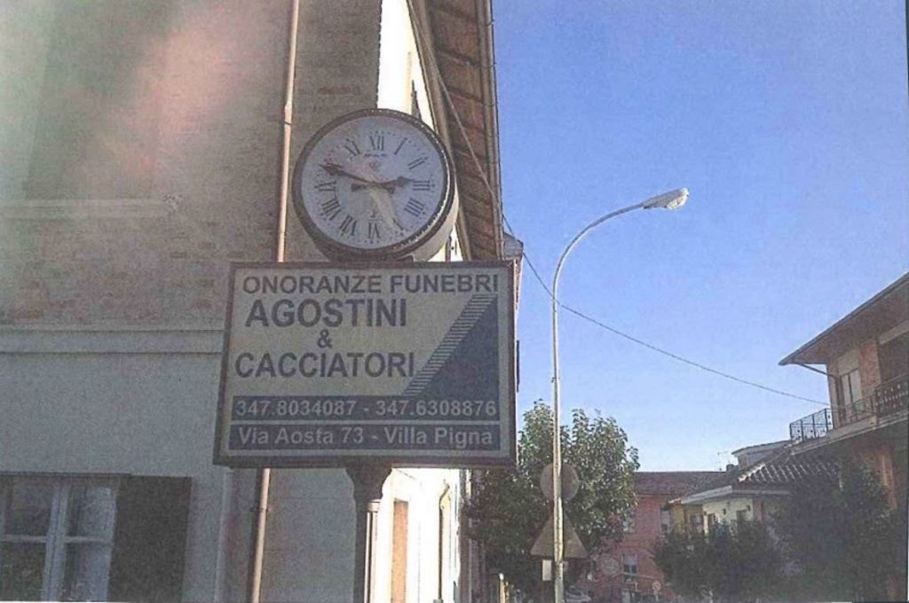 Impianto OROLOGIO a Folignano, in zona Chiesa di San Gennaro