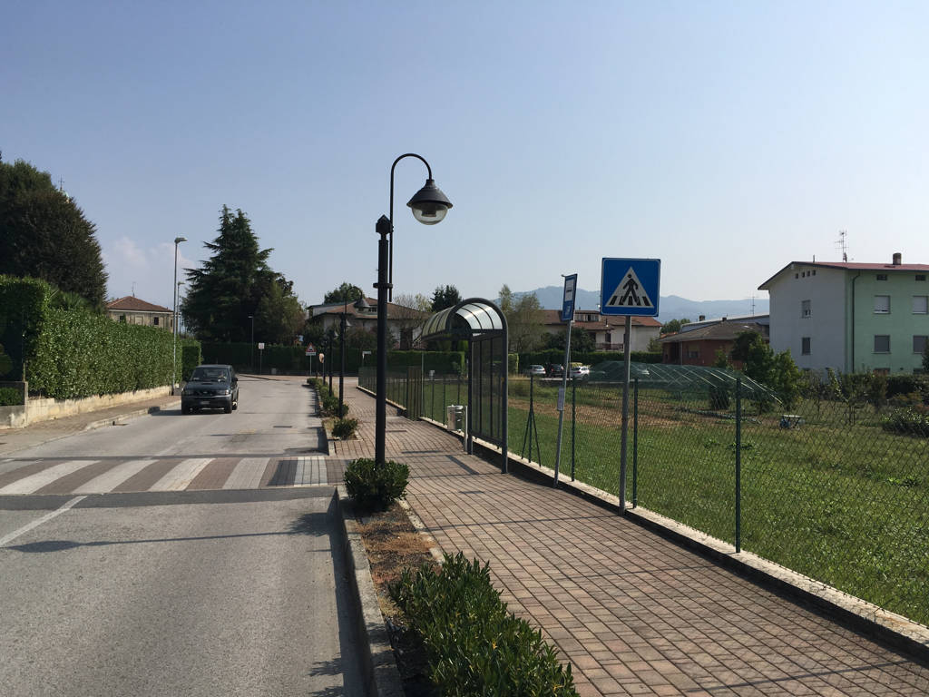 Impianto PENSILINA a Garbagnate Monastero, in zona Scuola dell'infanzia Garbagnate Monastero