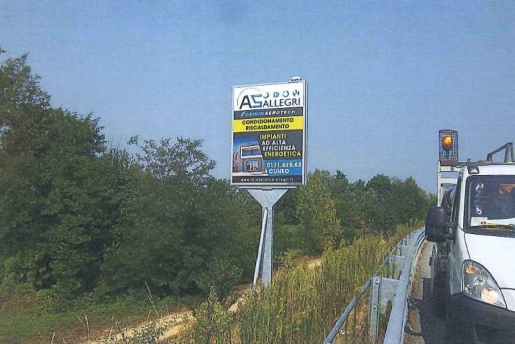 Impianto CARTELLONISTICA a Mondovì, in zona San Giovanni