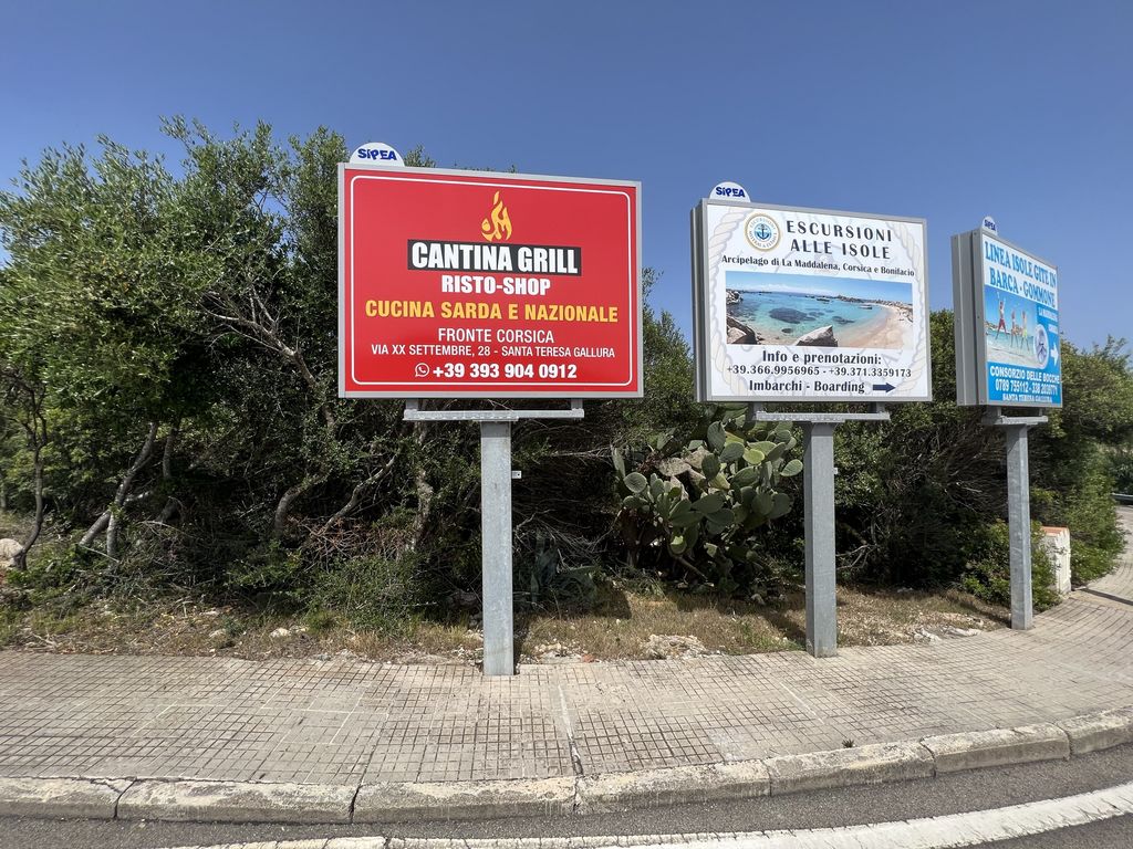 Impianto CARTELLONISTICA a Santa Teresa Gallura, in zona La Lampara