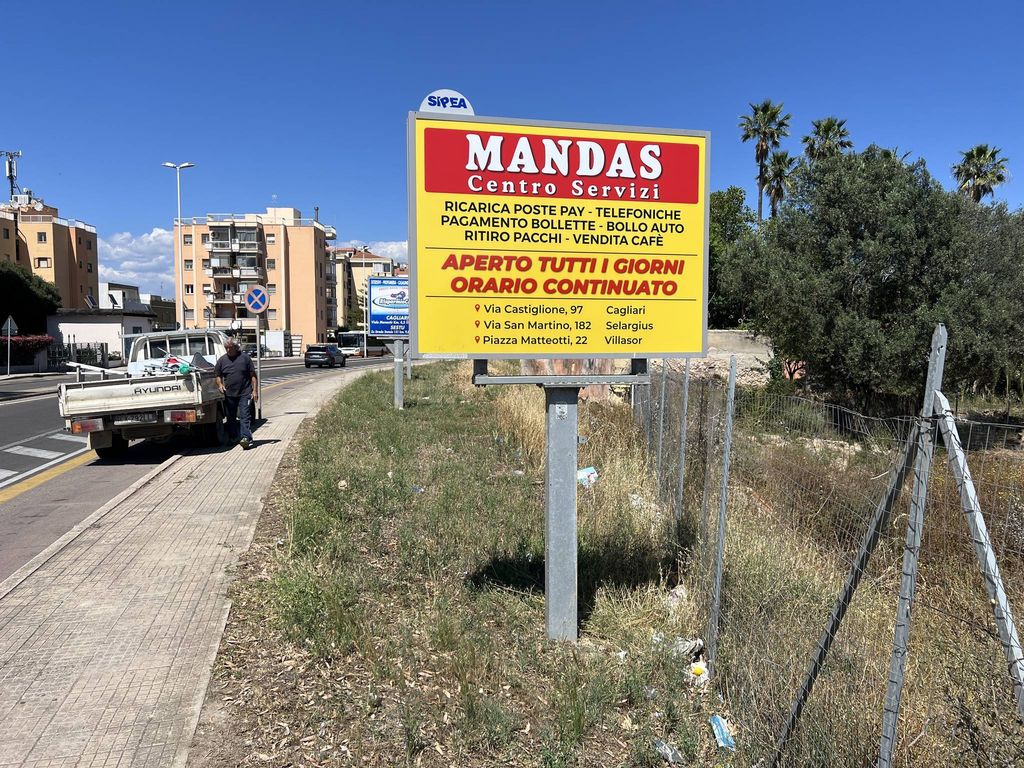 Impianto CARTELLONISTICA a Cagliari, in zona Scuola Secondaria di Primo Grado Ugo Foscolo