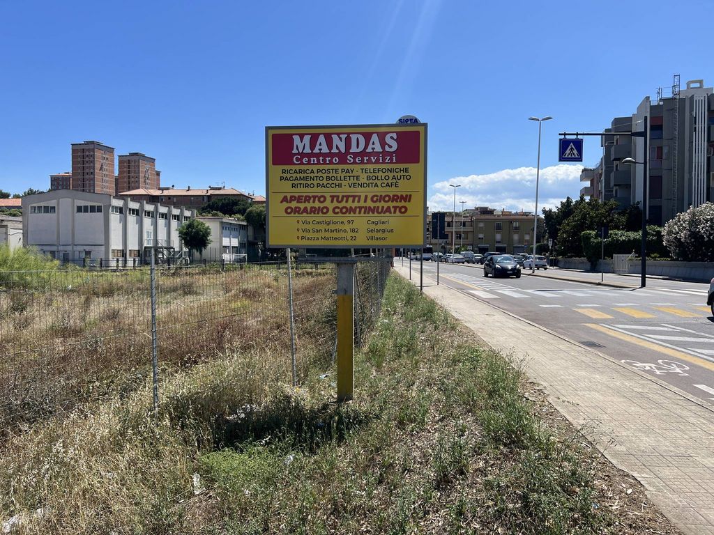 Impianto CARTELLONISTICA a Cagliari, in zona Scuola Secondaria di Primo Grado Ugo Foscolo