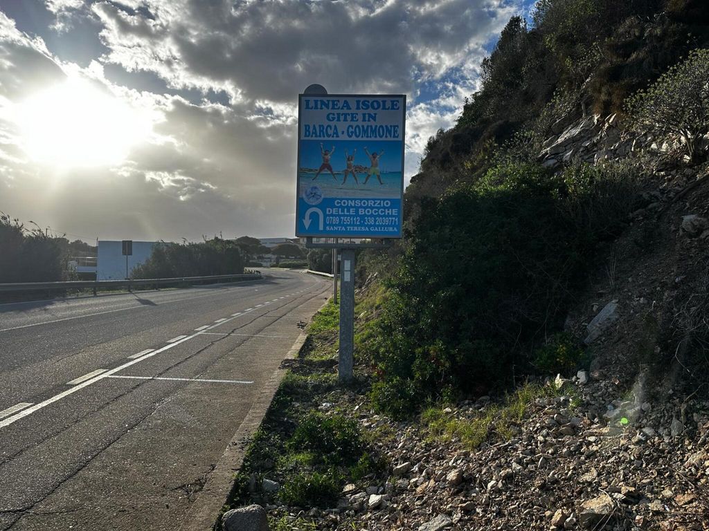 Impianto CARTELLONISTICA a Santa Teresa Gallura, in zona Bakkus - L'Assassino dal 1972
