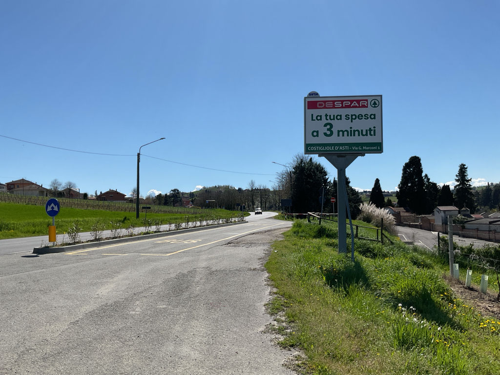 Impianto CARTELLONISTICA a Costigliole d'Asti, in zona Chiesa di Sant'Ippolito