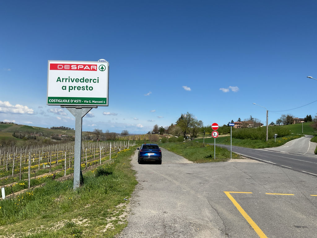 Impianto CARTELLONISTICA a Costigliole d'Asti, in zona Chiesa di Sant'Ippolito