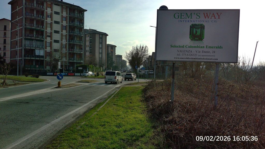 Impianto CARTELLONISTICA a Valenza, in zona Puccini