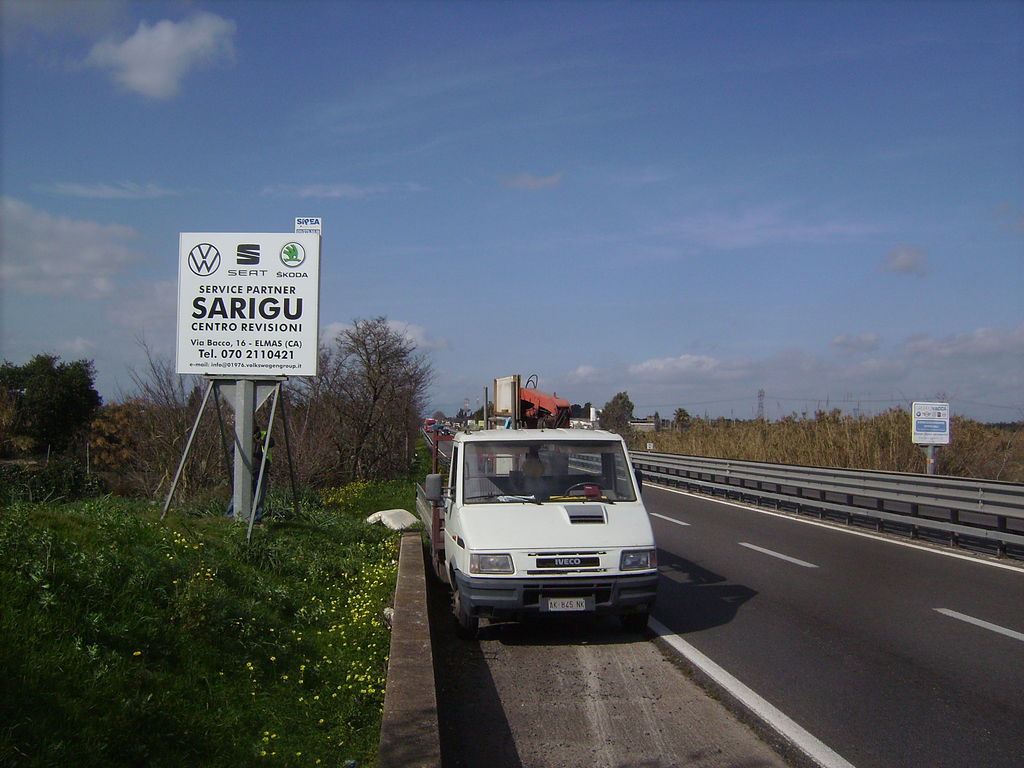 Impianto CARTELLONISTICA a Elmas, in zona Alta Quota