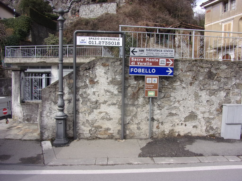 Impianto FRECCE / PREINSEGNE a Varallo, in zona Basilica dell'Assunta